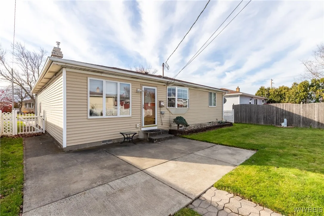 220 Enez Drive, Cheektowaga, New York 14043, Cheektowaga, New York 14043, 3 Bedrooms Bedrooms, 8 Rooms Rooms,1 BathroomBathrooms,Residential,For Sale,220 Enez Drive, Cheektowaga, New York 14043,0,B1651179