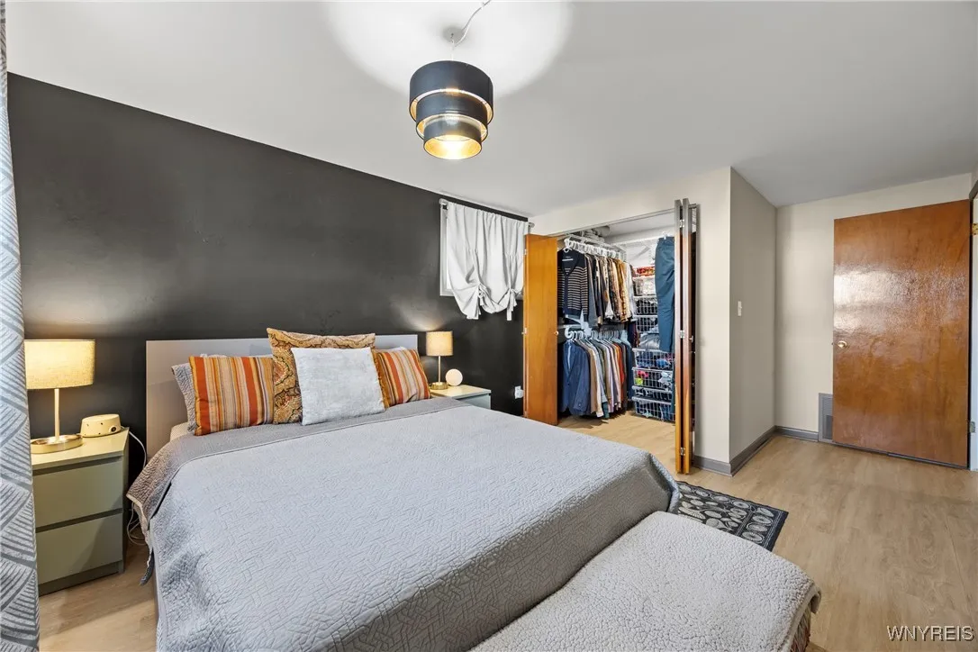 Walk in closet featured