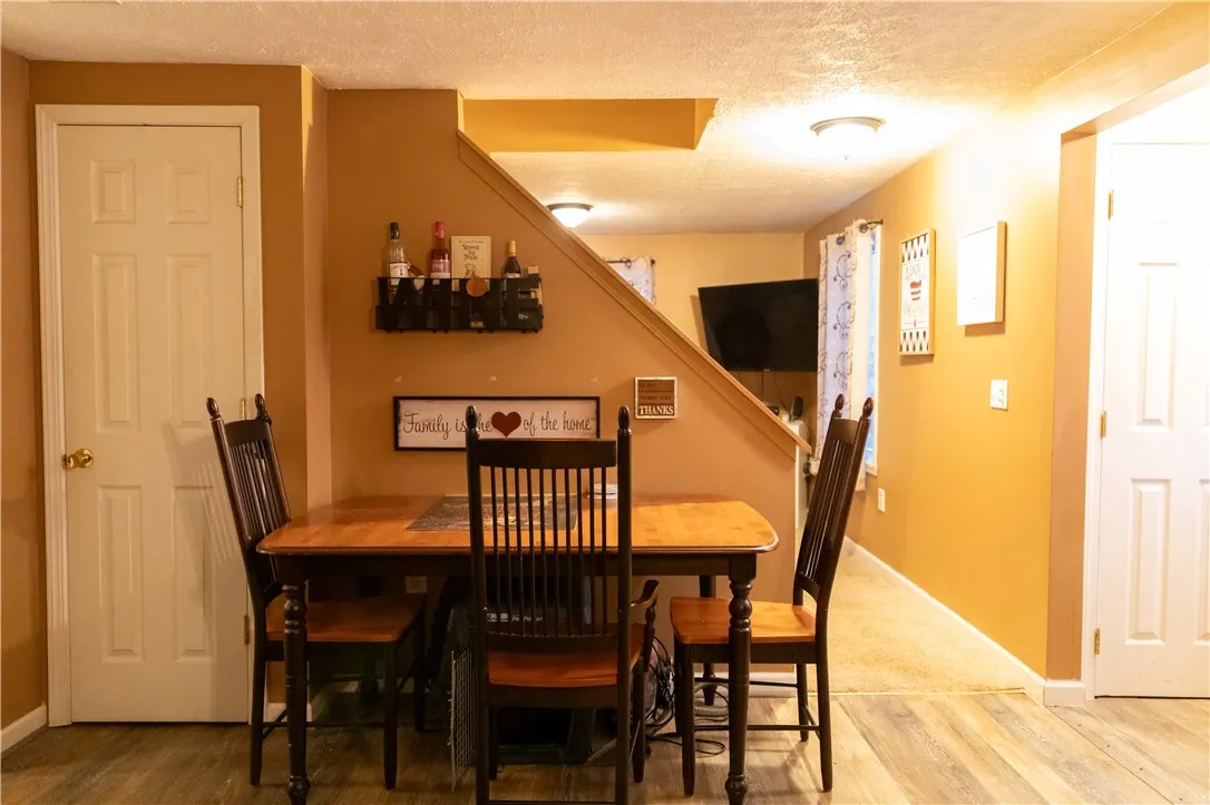 192 Lowden Point Road, Greece, New York 14612, Greece, New York 14612, 3 Bedrooms Bedrooms, 5 Rooms Rooms,1 BathroomBathrooms,Residential,For Sale,192 Lowden Point Road, Greece, New York 14612,0,R1651952