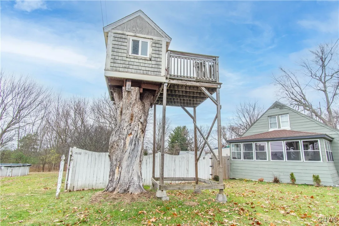 1398 Cosgrove Street, Watertown City, New York 136, Watertown City, New York 13601, 3 Bedrooms Bedrooms, 7 Rooms Rooms,1 BathroomBathrooms,Residential,For Sale,1398 Cosgrove Street, Watertown City, New York 136,0,S1651298