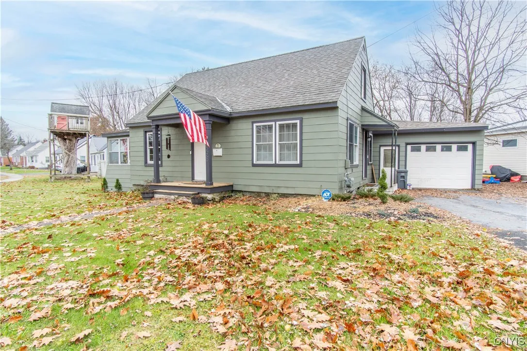 1398 Cosgrove Street, Watertown City, New York 136, Watertown City, New York 13601, 3 Bedrooms Bedrooms, 7 Rooms Rooms,1 BathroomBathrooms,Residential,For Sale,1398 Cosgrove Street, Watertown City, New York 136,0,S1651298