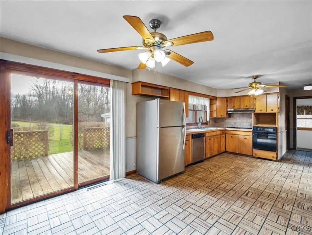 341 Roberts Street, Lenox, New York 13032, Lenox, New York 13032, 3 Bedrooms Bedrooms, 6 Rooms Rooms,1 BathroomBathrooms,Residential,For Sale,341 Roberts Street, Lenox, New York 13032,0,S1651560