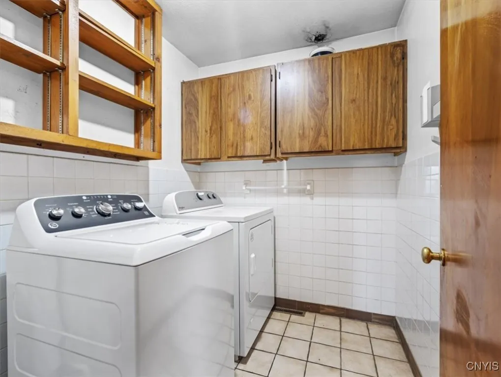 341 Roberts Street, Lenox, New York 13032, Lenox, New York 13032, 3 Bedrooms Bedrooms, 6 Rooms Rooms,1 BathroomBathrooms,Residential,For Sale,341 Roberts Street, Lenox, New York 13032,0,S1651560