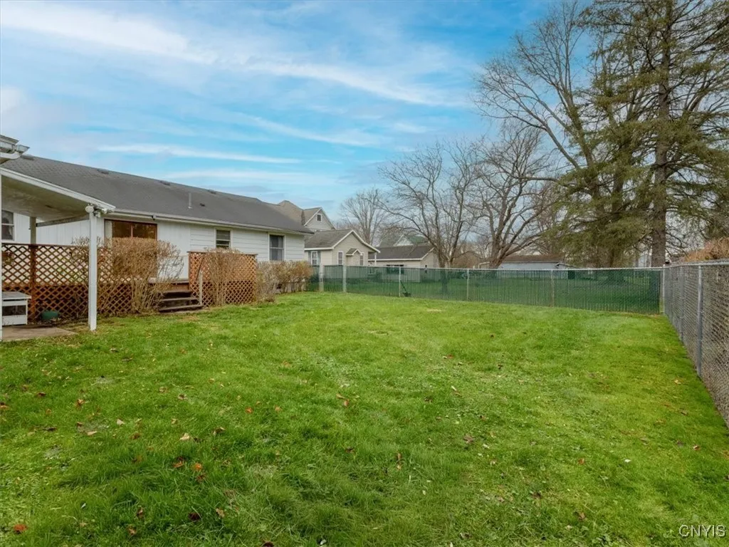 341 Roberts Street, Lenox, New York 13032, Lenox, New York 13032, 3 Bedrooms Bedrooms, 6 Rooms Rooms,1 BathroomBathrooms,Residential,For Sale,341 Roberts Street, Lenox, New York 13032,0,S1651560