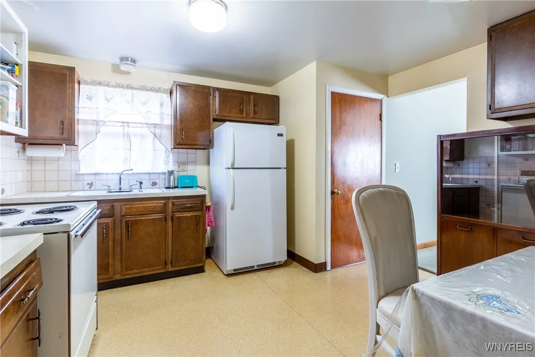 396 Cleveland Drive, Tonawanda, New York 14223, Tonawanda, New York 14223, 3 Bedrooms Bedrooms, 5 Rooms Rooms,1 BathroomBathrooms,Residential,For Sale,396 Cleveland Drive, Tonawanda, New York 14223,0,B1650302
