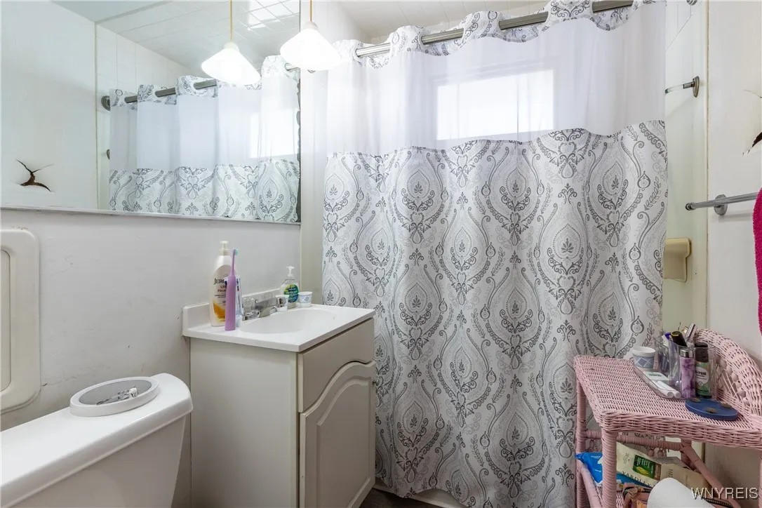 396 Cleveland Drive, Tonawanda, New York 14223, Tonawanda, New York 14223, 3 Bedrooms Bedrooms, 5 Rooms Rooms,1 BathroomBathrooms,Residential,For Sale,396 Cleveland Drive, Tonawanda, New York 14223,0,B1650302