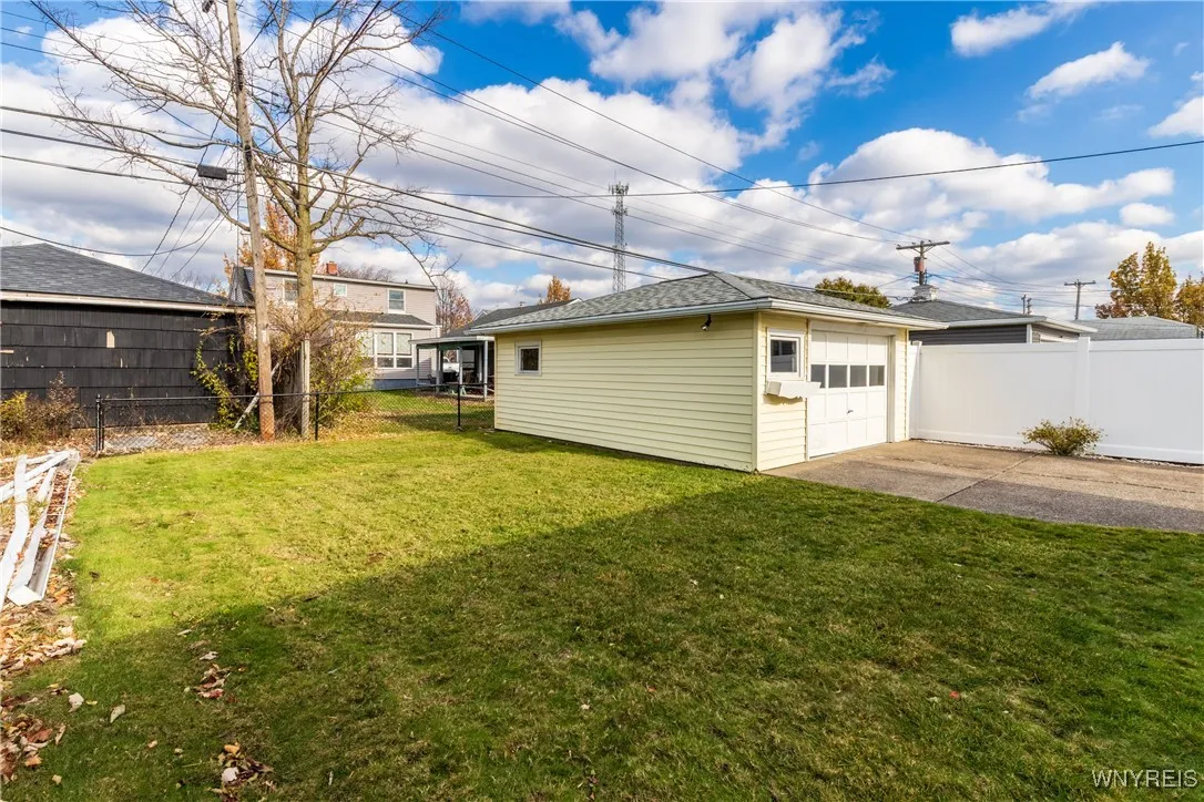 396 Cleveland Drive, Tonawanda, New York 14223, Tonawanda, New York 14223, 3 Bedrooms Bedrooms, 5 Rooms Rooms,1 BathroomBathrooms,Residential,For Sale,396 Cleveland Drive, Tonawanda, New York 14223,0,B1650302