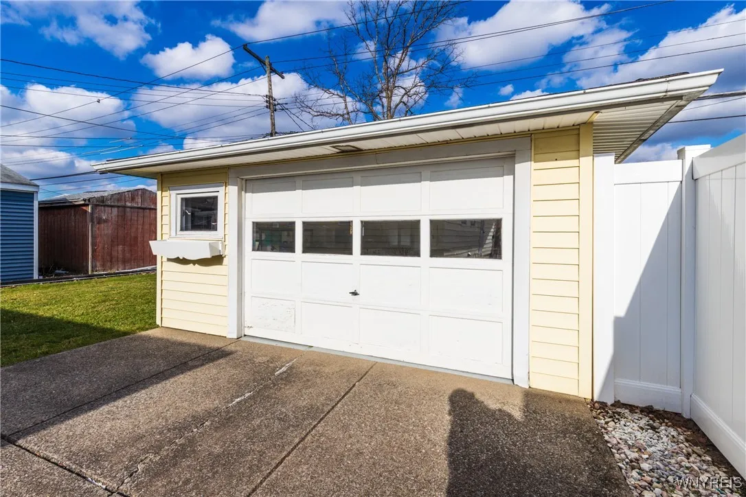 396 Cleveland Drive, Tonawanda, New York 14223, Tonawanda, New York 14223, 3 Bedrooms Bedrooms, 5 Rooms Rooms,1 BathroomBathrooms,Residential,For Sale,396 Cleveland Drive, Tonawanda, New York 14223,0,B1650302