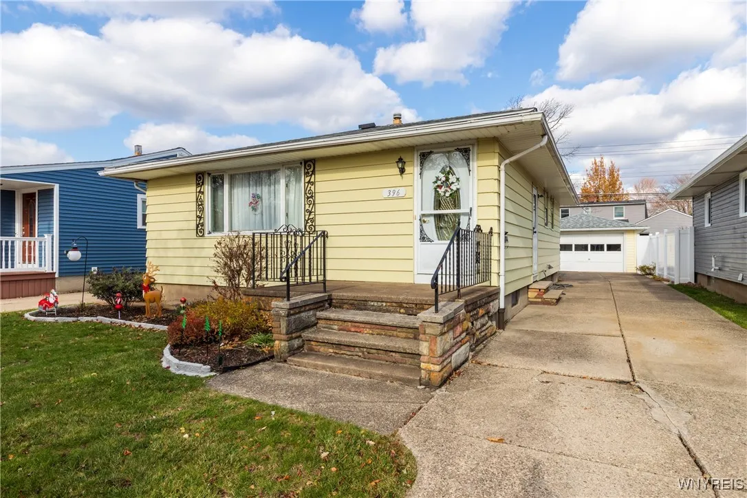 396 Cleveland Drive, Tonawanda, New York 14223, Tonawanda, New York 14223, 3 Bedrooms Bedrooms, 5 Rooms Rooms,1 BathroomBathrooms,Residential,For Sale,396 Cleveland Drive, Tonawanda, New York 14223,0,B1650302