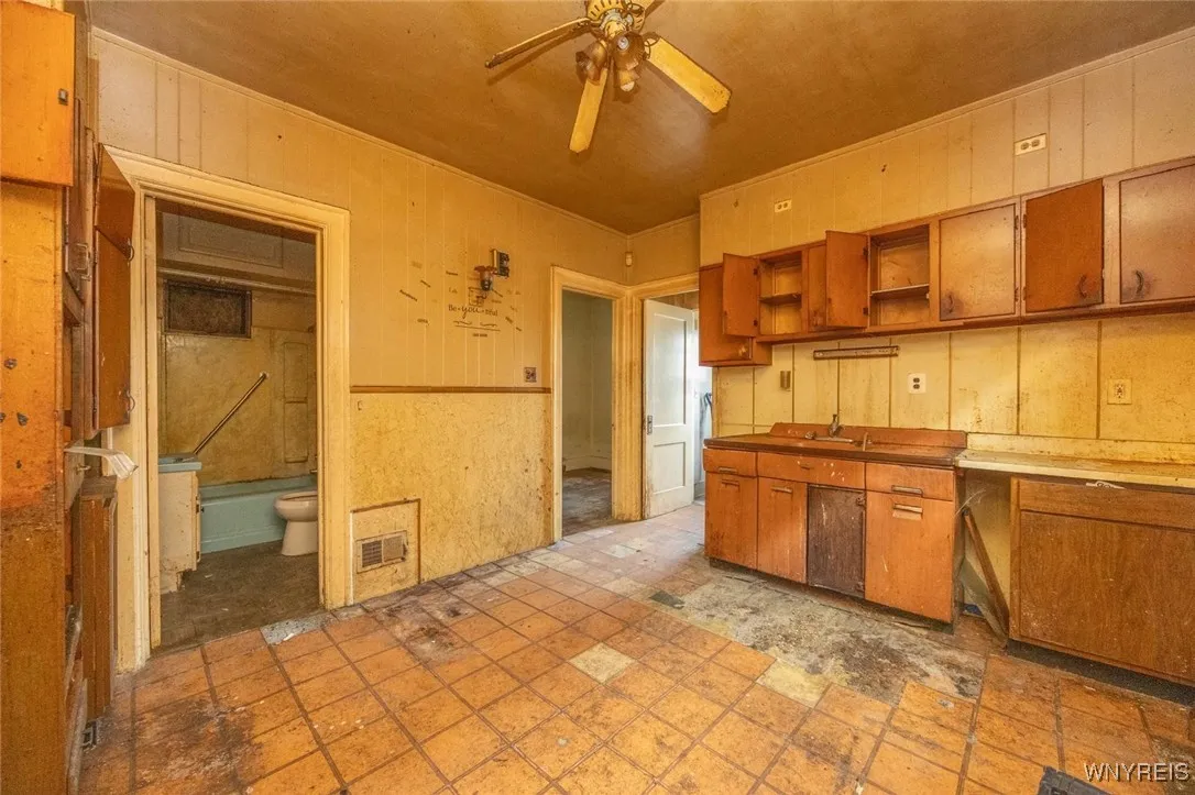 27 Cornwall Avenue, Buffalo, New York 14215, Buffalo, New York 14215, 4 Bedrooms Bedrooms, 8 Rooms Rooms,1 BathroomBathrooms,Residential,For Sale,27 Cornwall Avenue, Buffalo, New York 14215,0,B1651736