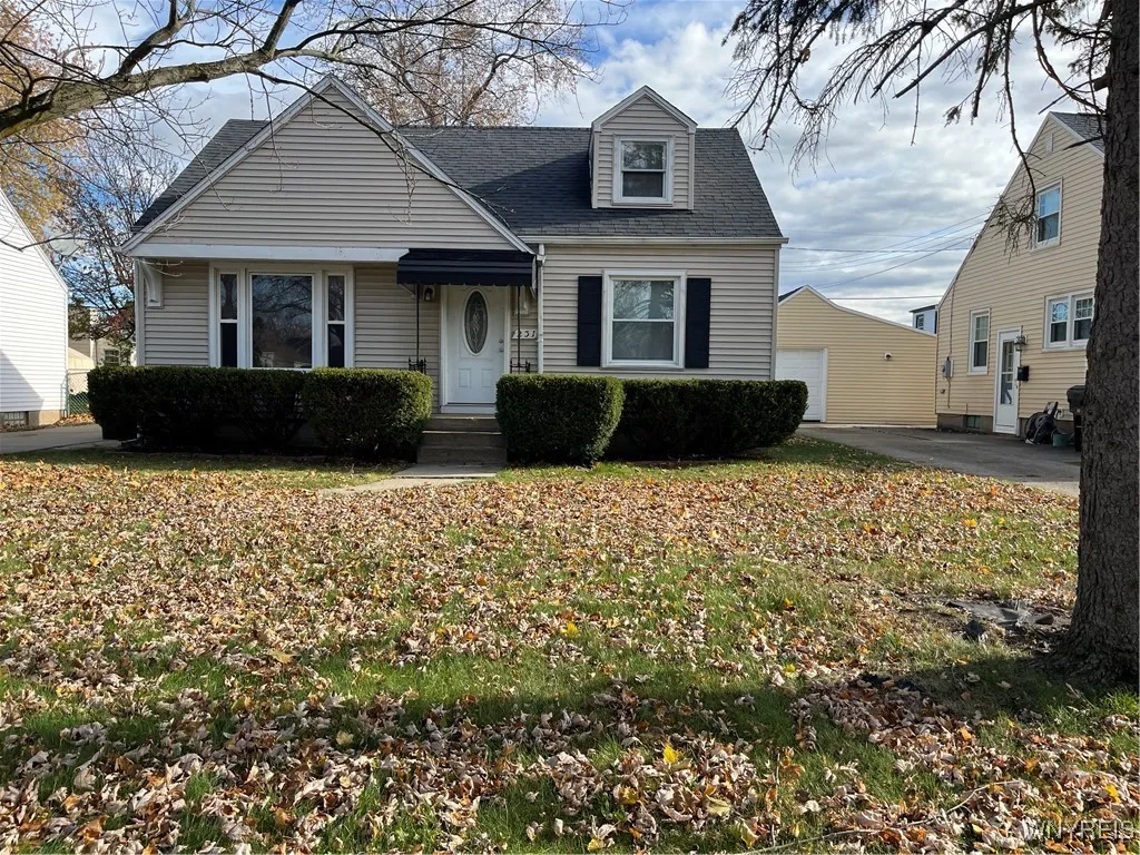 231 Blackstone Boulevard, Tonawanda, New York 1415, Tonawanda, New York 14150, 3 Bedrooms Bedrooms, 5 Rooms Rooms,1 BathroomBathrooms,Residential,For Sale,231 Blackstone Boulevard, Tonawanda, New York 1415,0,B1651986