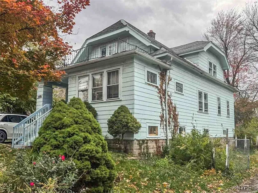 3906 Bailey Avenue, Amherst, New York 14226, Amherst, New York 14226, 4 Bedrooms Bedrooms, ,2 BathroomsBathrooms,Residential,For Sale,3906 Bailey Avenue, Amherst, New York 14226,0,B1647937
