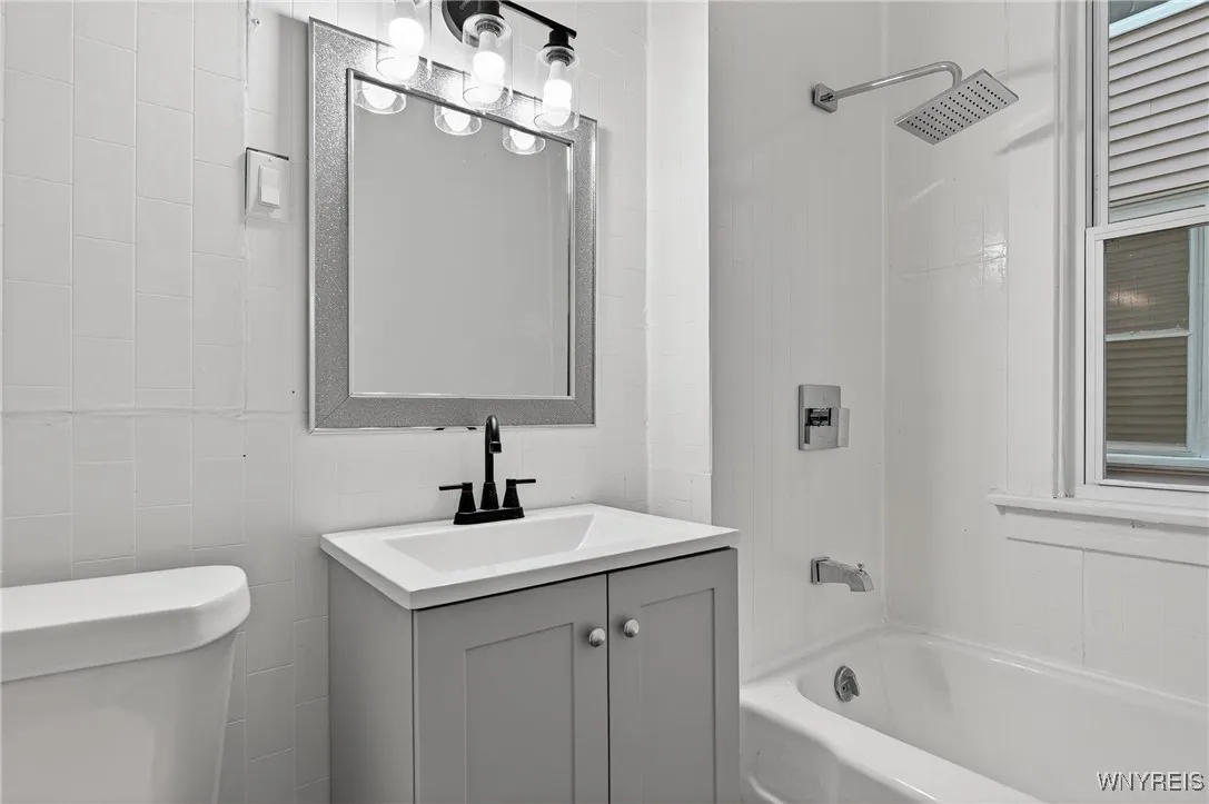 411 Cambridge Avenue, Buffalo, New York 14215, Buffalo, New York 14215, 6 Bedrooms Bedrooms, ,2 BathroomsBathrooms,Residential,For Sale,411 Cambridge Avenue, Buffalo, New York 14215,0,B1651992