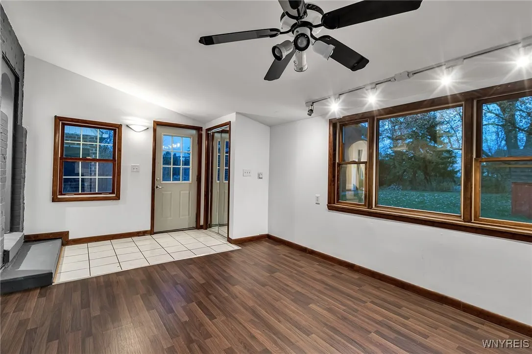 Single family - family room