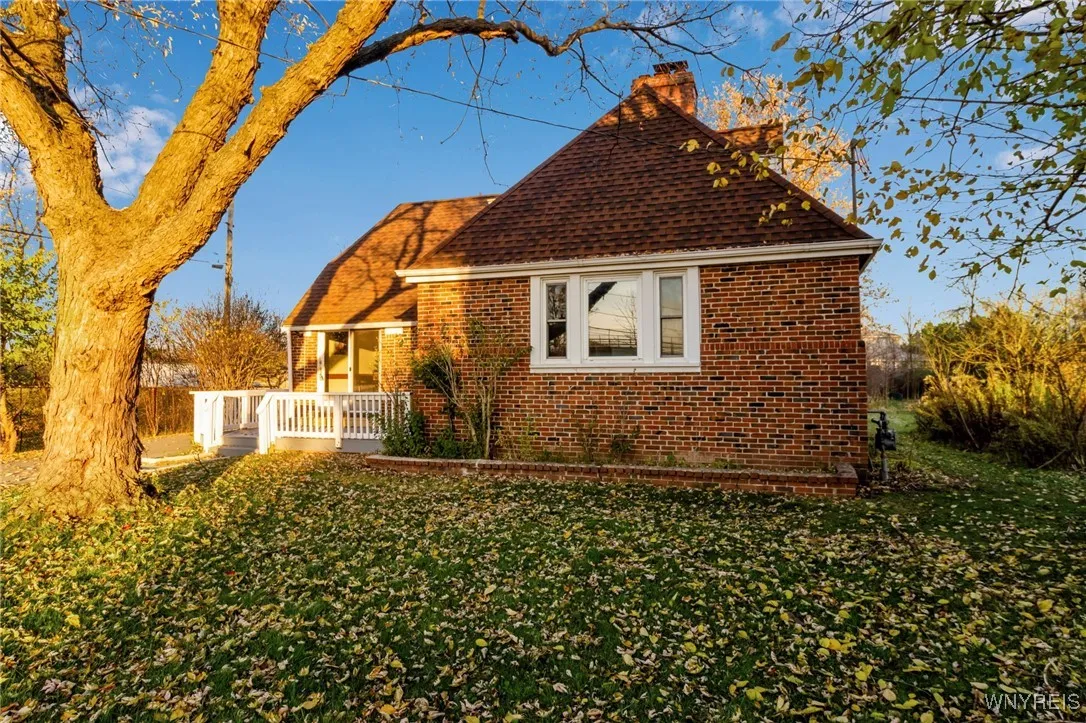 334 South Forest Avenue, Amherst, New York 14221, Amherst, New York 14221, 6 Bedrooms Bedrooms, ,3 BathroomsBathrooms,Residential,For Sale,334 South Forest Avenue, Amherst, New York 14221,0,B1651994