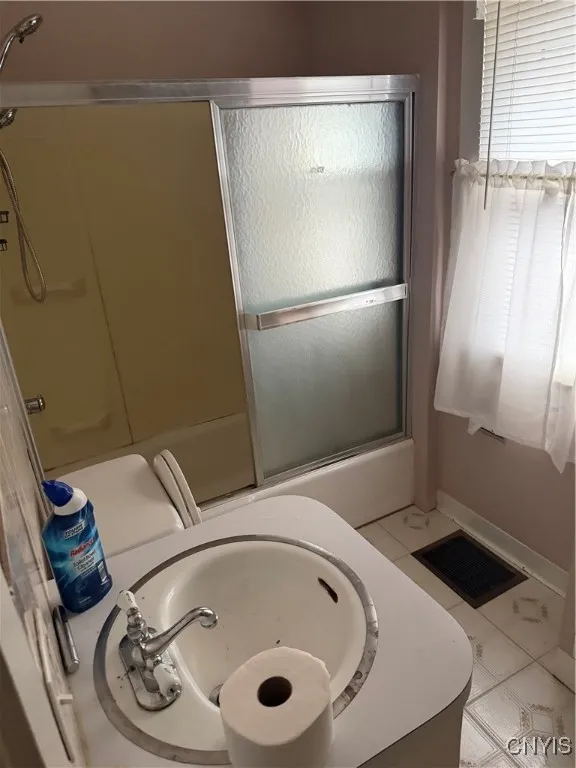 524 West Seneca, Syracuse, New York 13207, Syracuse, New York 13207, 4 Bedrooms Bedrooms, 9 Rooms Rooms,2 BathroomsBathrooms,Residential,For Sale,524 West Seneca, Syracuse, New York 13207,0,S1651284