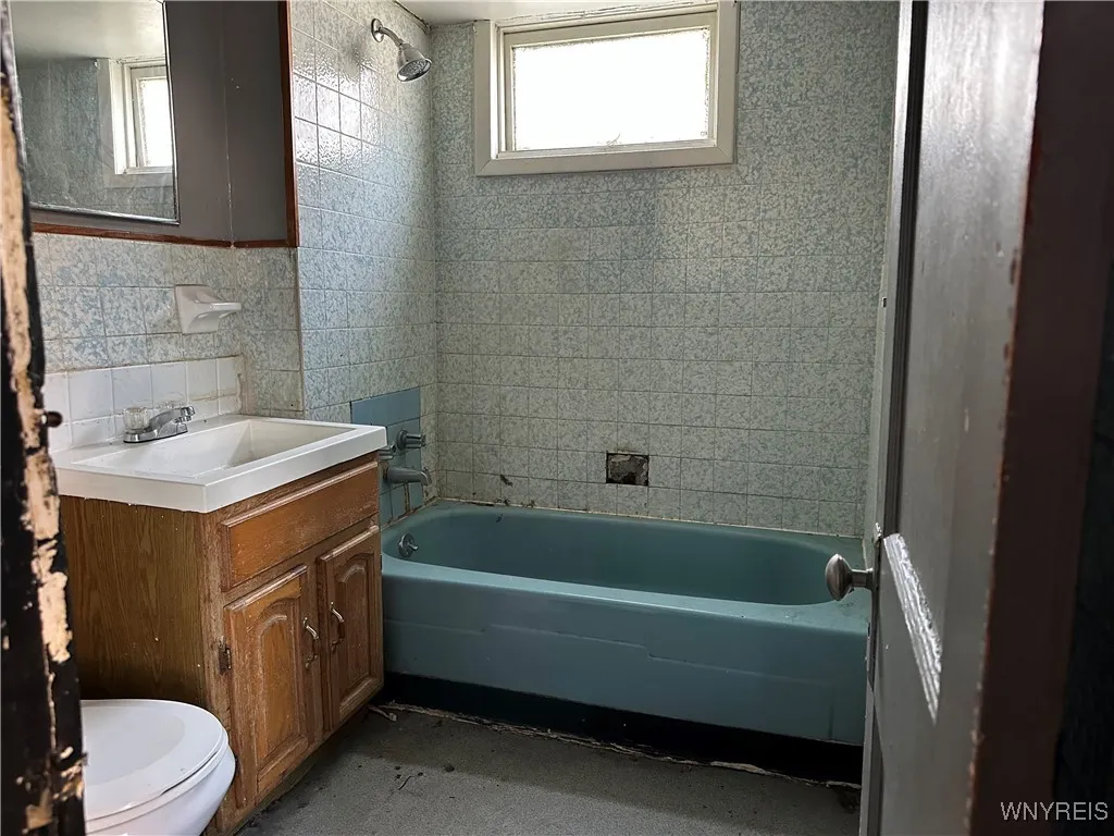 230 Dutton Avenue, Buffalo, New York 14211, Buffalo, New York 14211, 2 Bedrooms Bedrooms, 8 Rooms Rooms,1 BathroomBathrooms,Residential,For Sale,230 Dutton Avenue, Buffalo, New York 14211,0,B1652004