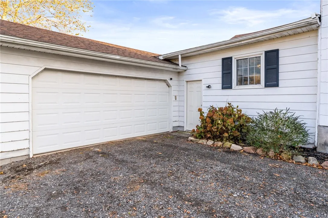 15 Kendall Street, Manchester, New York 14432, Manchester, New York 14432, 2 Bedrooms Bedrooms, 6 Rooms Rooms,1 BathroomBathrooms,Residential,For Sale,15 Kendall Street, Manchester, New York 14432,0,R1651131