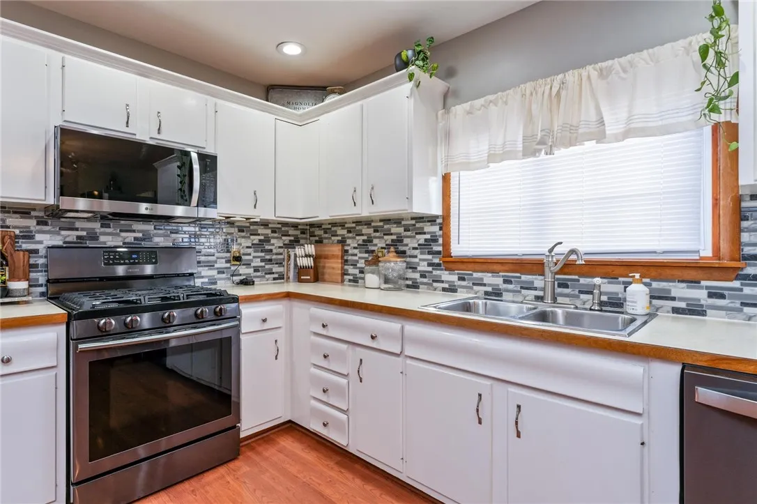 15 Kendall Street, Manchester, New York 14432, Manchester, New York 14432, 2 Bedrooms Bedrooms, 6 Rooms Rooms,1 BathroomBathrooms,Residential,For Sale,15 Kendall Street, Manchester, New York 14432,0,R1651131