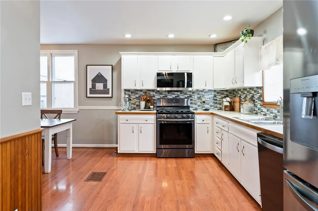15 Kendall Street, Manchester, New York 14432, Manchester, New York 14432, 2 Bedrooms Bedrooms, 6 Rooms Rooms,1 BathroomBathrooms,Residential,For Sale,15 Kendall Street, Manchester, New York 14432,0,R1651131