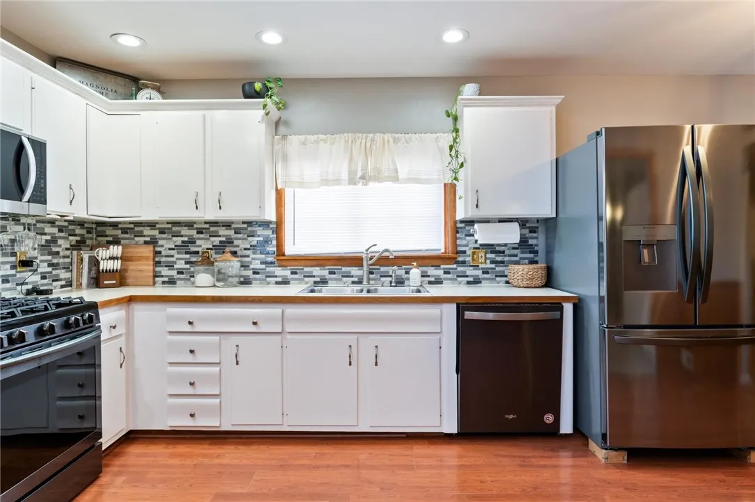 15 Kendall Street, Manchester, New York 14432, Manchester, New York 14432, 2 Bedrooms Bedrooms, 6 Rooms Rooms,1 BathroomBathrooms,Residential,For Sale,15 Kendall Street, Manchester, New York 14432,0,R1651131