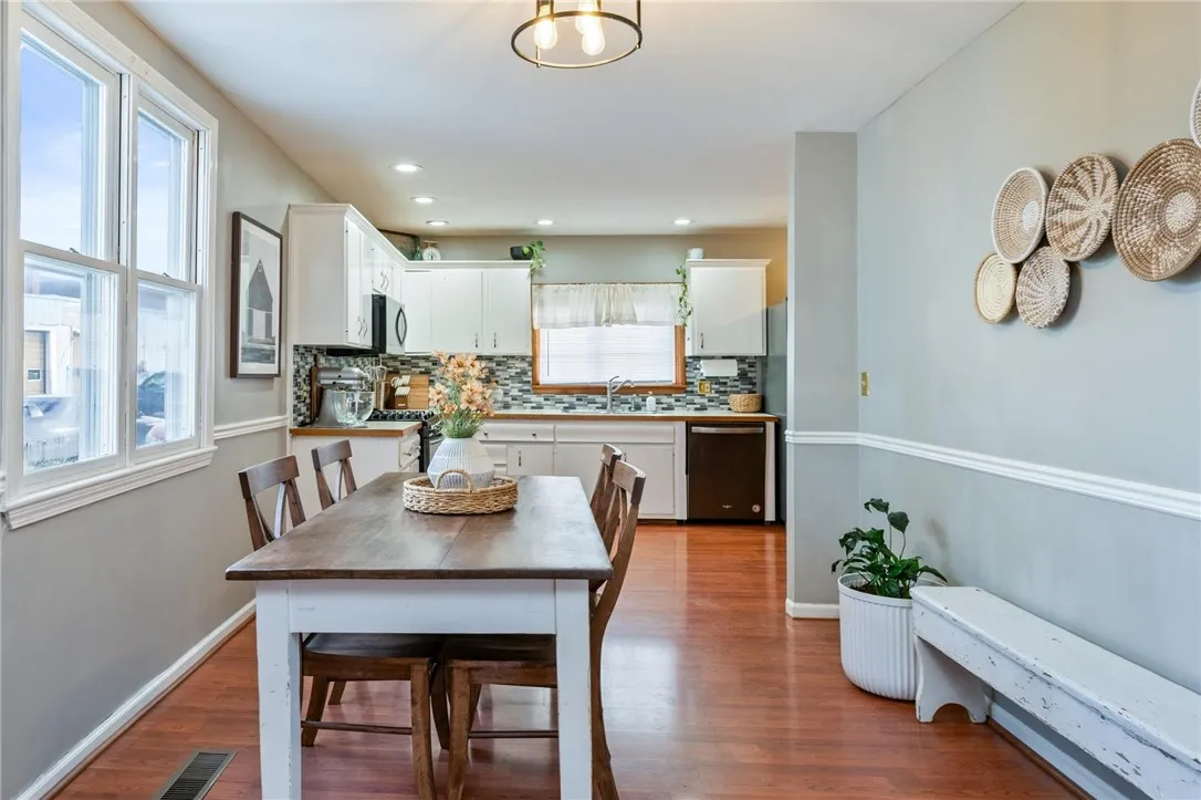 15 Kendall Street, Manchester, New York 14432, Manchester, New York 14432, 2 Bedrooms Bedrooms, 6 Rooms Rooms,1 BathroomBathrooms,Residential,For Sale,15 Kendall Street, Manchester, New York 14432,0,R1651131
