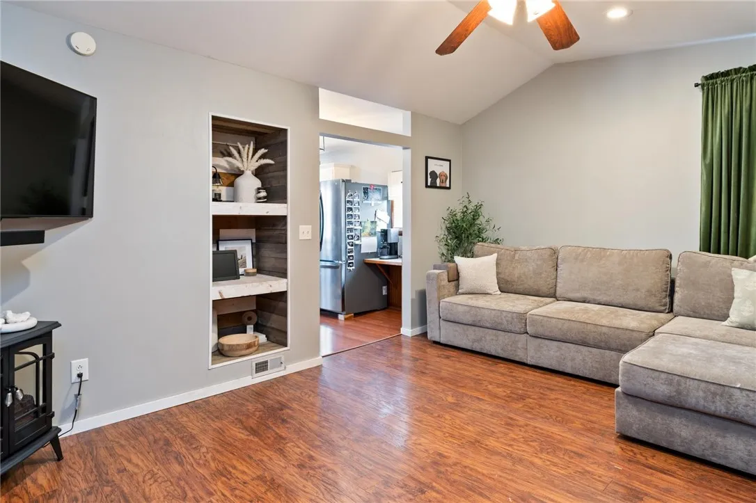 15 Kendall Street, Manchester, New York 14432, Manchester, New York 14432, 2 Bedrooms Bedrooms, 6 Rooms Rooms,1 BathroomBathrooms,Residential,For Sale,15 Kendall Street, Manchester, New York 14432,0,R1651131