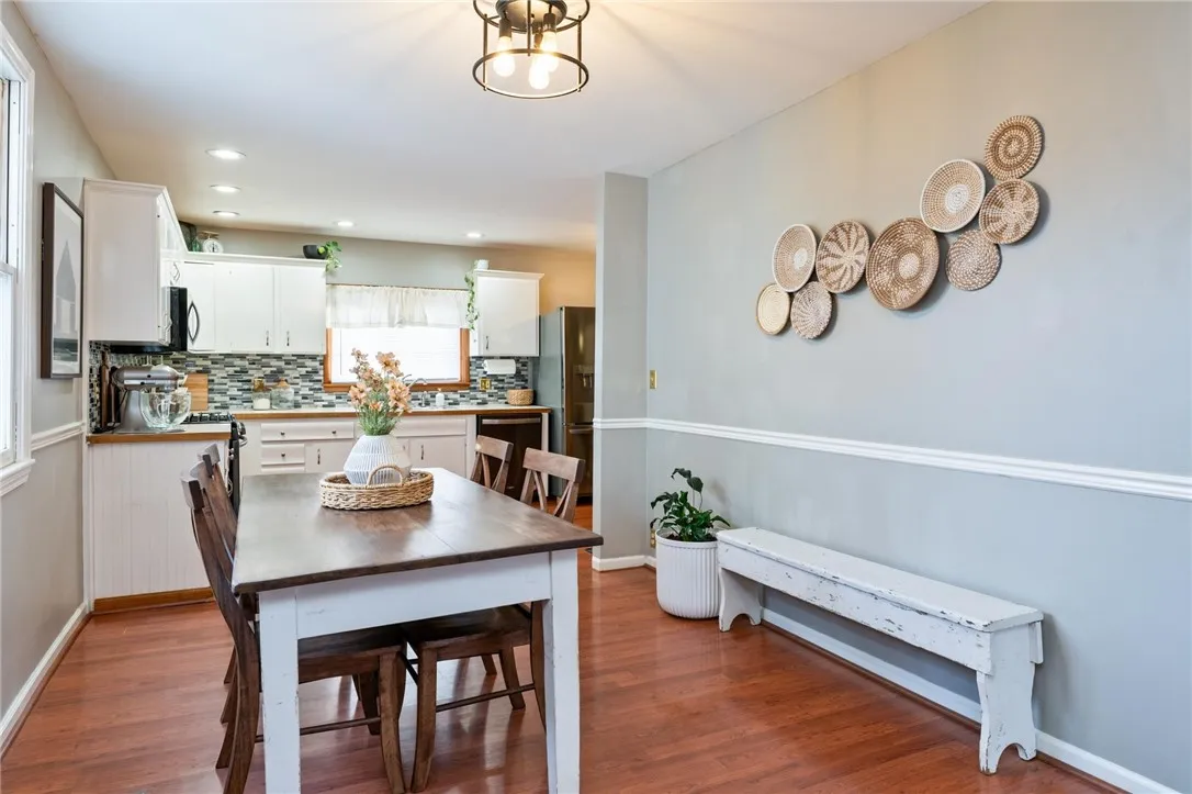 15 Kendall Street, Manchester, New York 14432, Manchester, New York 14432, 2 Bedrooms Bedrooms, 6 Rooms Rooms,1 BathroomBathrooms,Residential,For Sale,15 Kendall Street, Manchester, New York 14432,0,R1651131