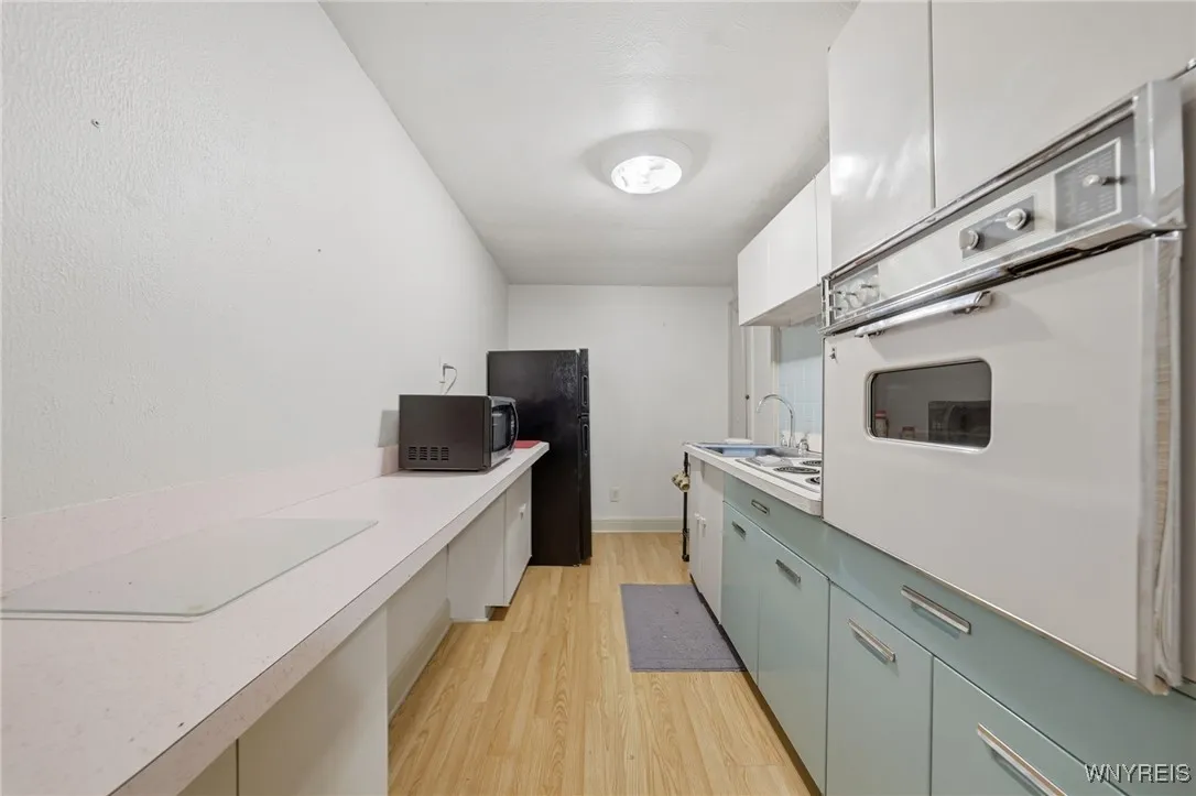 3RD FLOOR KITCHEN