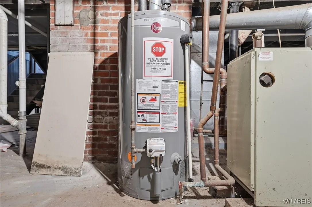 HOT WATER TANK