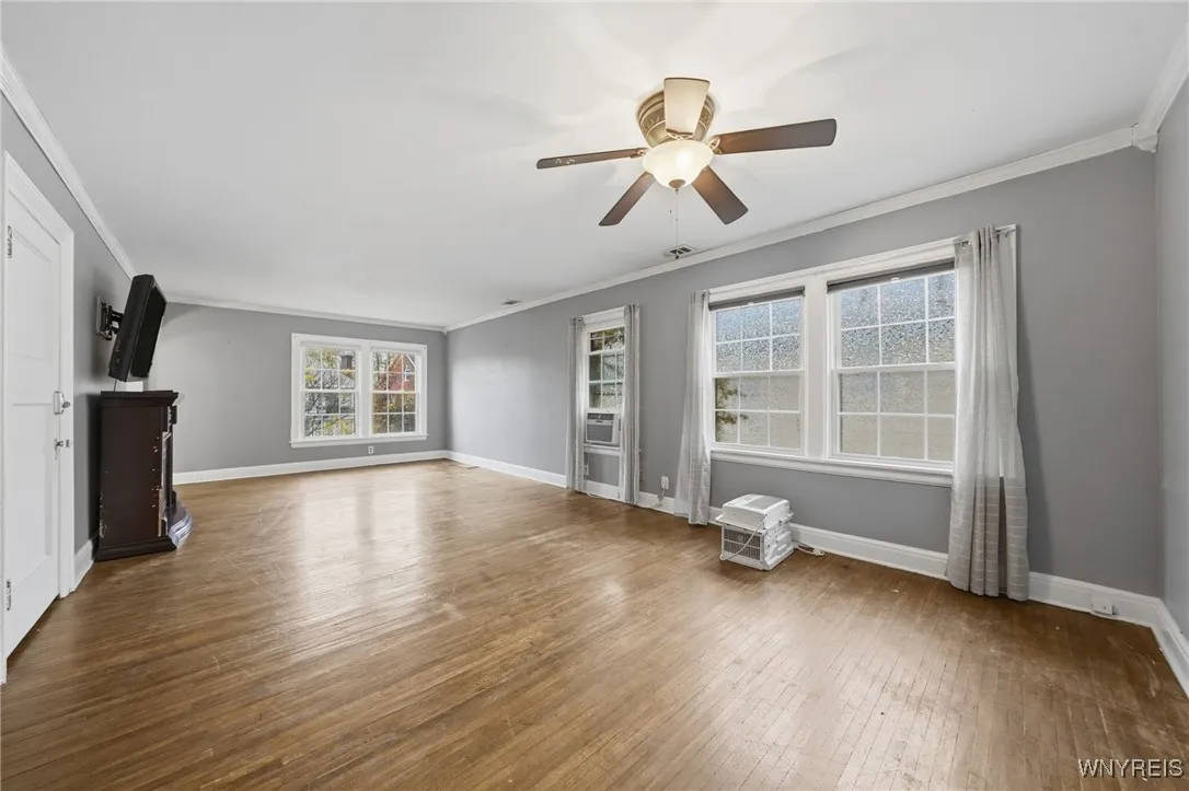 2ND FLOOR LIVING ROOM