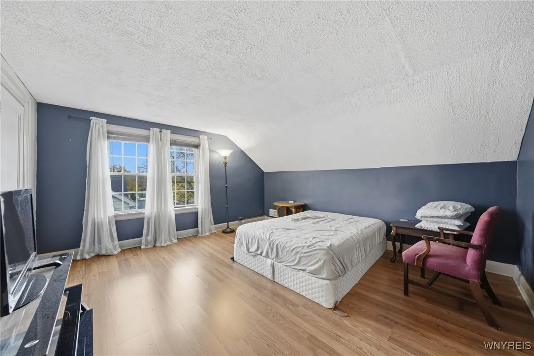 3RD FLOOR BEDROOM