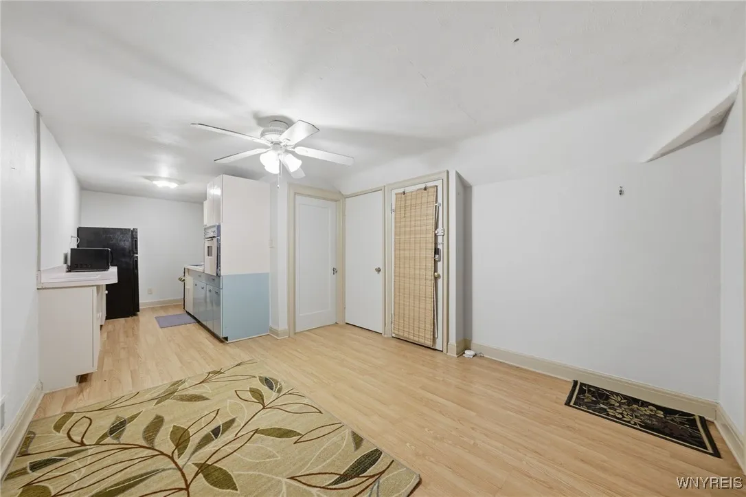 3D FLOOR DINNING AREA AND KITCHEN