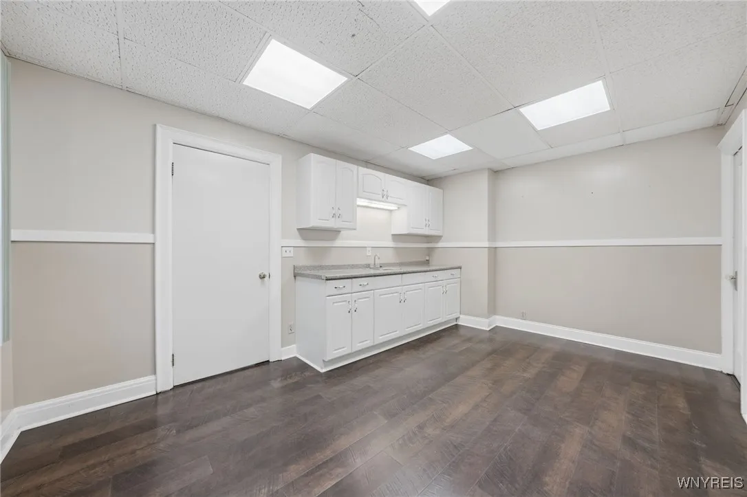 FIRST FLOOR PREPARATION ROOM