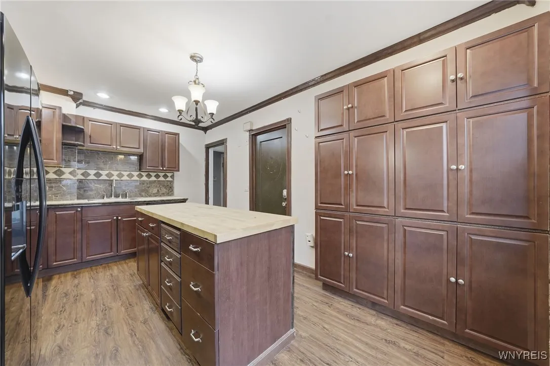 2N FLOOR FULL KITCHEN