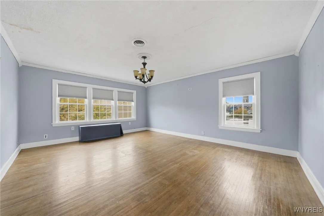 2ND FLOOR MAIN BEDROON