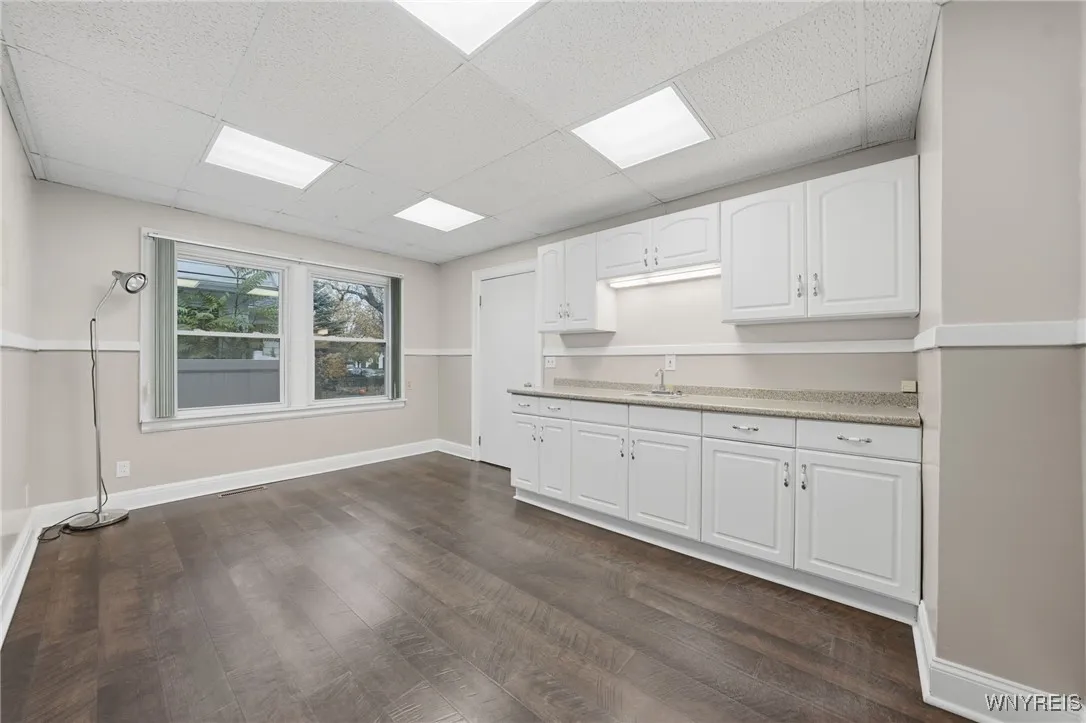 FIRST FLOOR PREPARATION ROOM