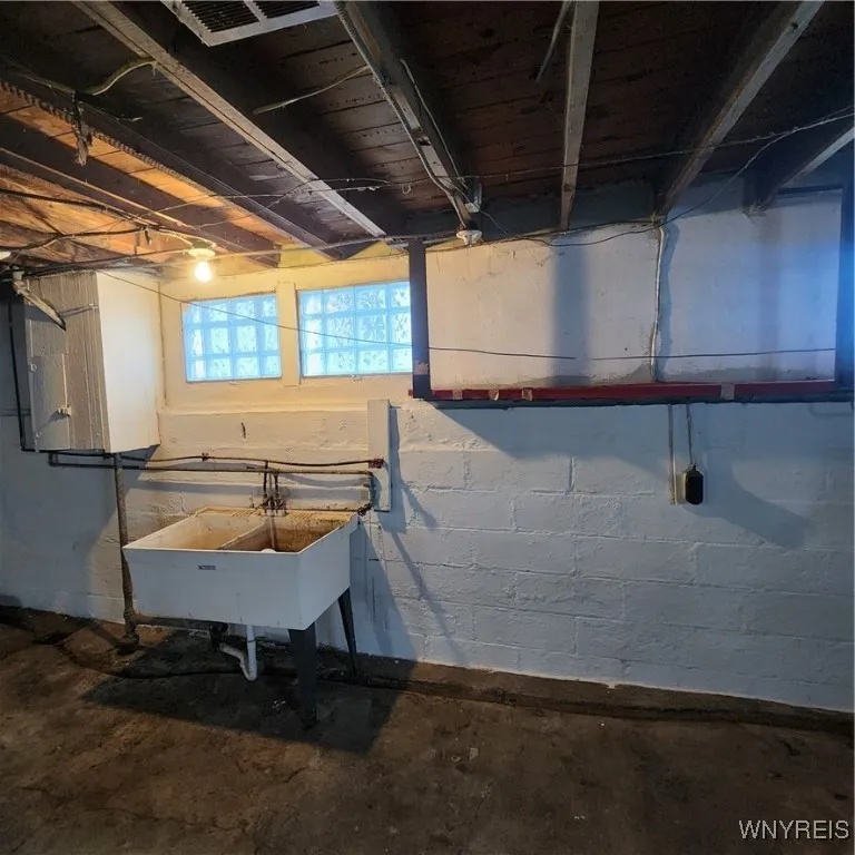 102 Carl Street, Buffalo, New York 14215, Buffalo, New York 14215, 3 Bedrooms Bedrooms, 8 Rooms Rooms,1 BathroomBathrooms,Residential,For Sale,102 Carl Street, Buffalo, New York 14215,0,B1652024