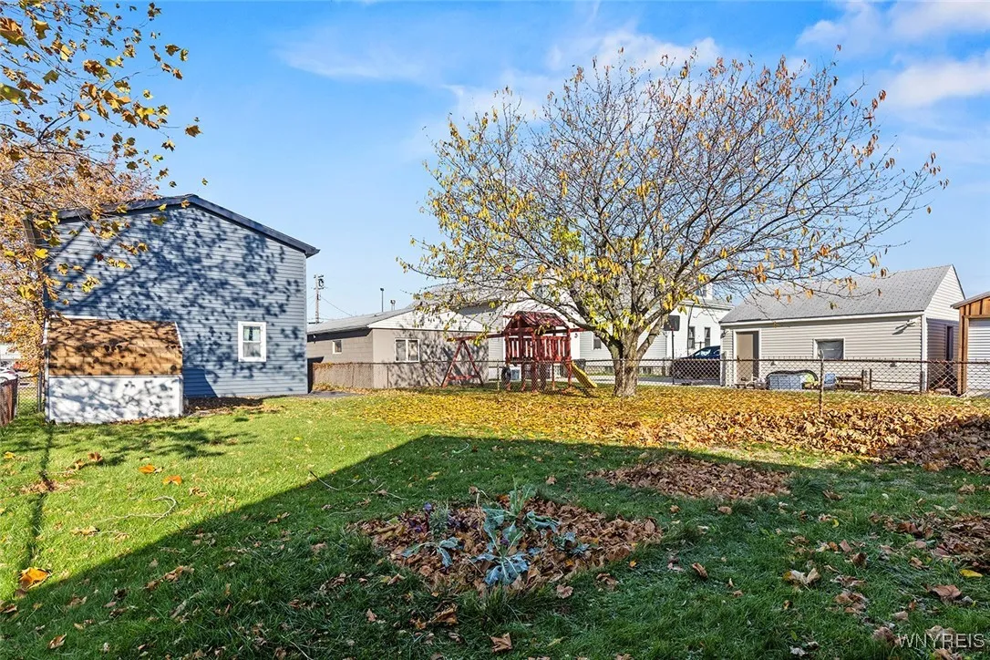 93 Edgar Avenue, Tonawanda, New York 14207, Tonawanda, New York 14207, 6 Bedrooms Bedrooms, ,2 BathroomsBathrooms,Residential,Closed,93 Edgar Avenue, Tonawanda, New York 14207,0,B1651923