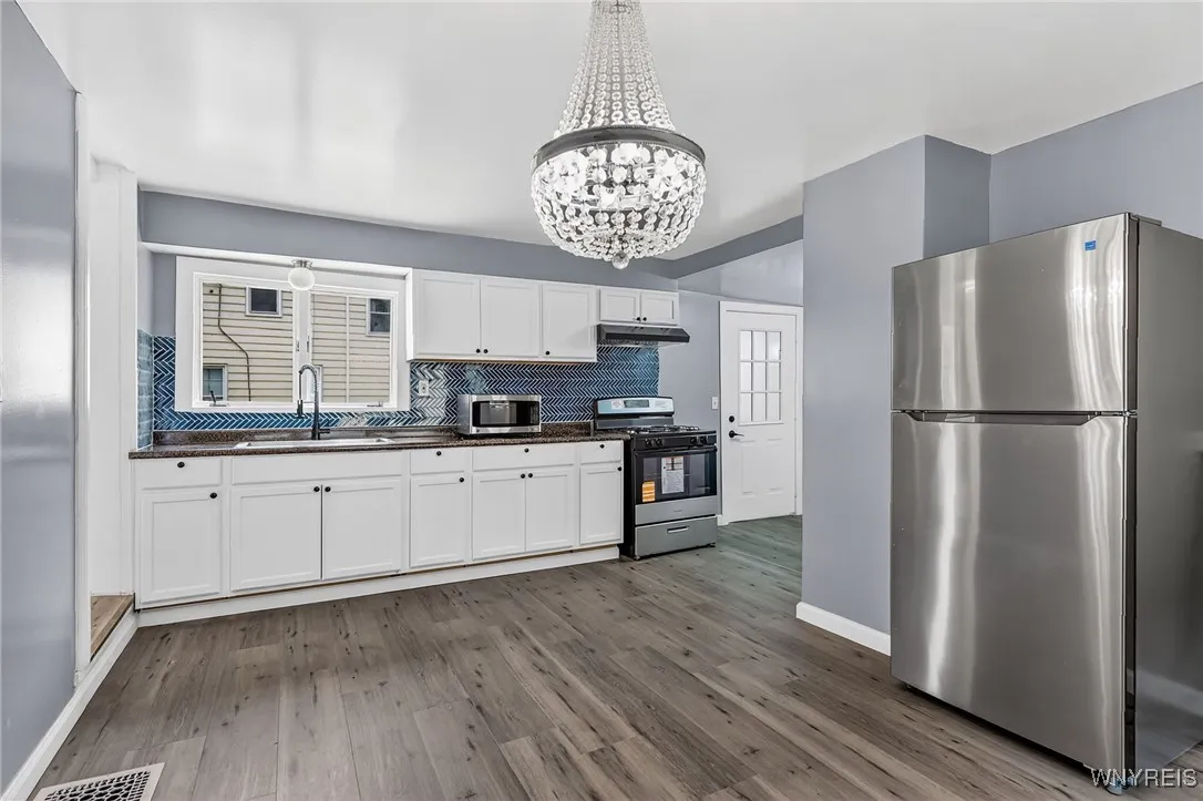 54 Roma Avenue, Buffalo, New York 14215, Buffalo, New York 14215, 3 Bedrooms Bedrooms, 5 Rooms Rooms,1 BathroomBathrooms,Residential,For Sale,54 Roma Avenue, Buffalo, New York 14215,0,B1652088