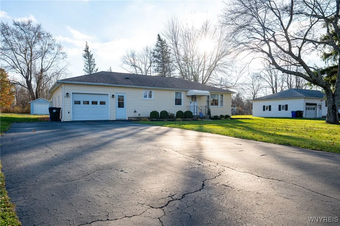 12387 Westwood Road, Alden, New York 14004, Alden, New York 14004, 3 Bedrooms Bedrooms, 5 Rooms Rooms,1 BathroomBathrooms,Residential,Closed,12387 Westwood Road, Alden, New York 14004,0,B1652073