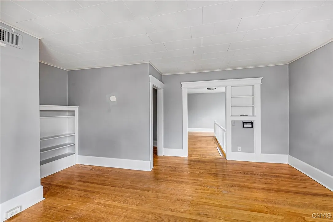 22 Jordan Street 2, Skaneateles, New York 13152, Skaneateles, New York 13152, 3 Bedrooms Bedrooms, 7 Rooms Rooms,1 BathroomBathrooms,Residential Lease,Closed,22 Jordan Street 2, Skaneateles, New York 13152,0,S1652078