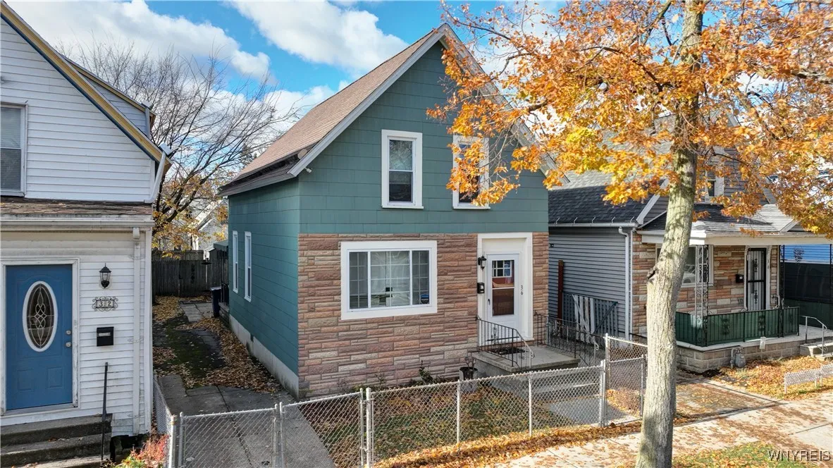 36 19th Street, Buffalo, New York 14213, Buffalo, New York 14213, 3 Bedrooms Bedrooms, 9 Rooms Rooms,1 BathroomBathrooms,Residential Lease,For Rent,36 19th Street, Buffalo, New York 14213,0,B1650945
