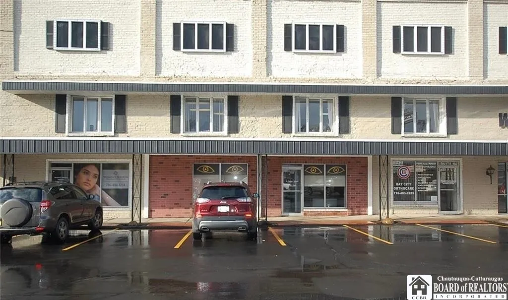 560 West 3rd Street, Jamestown, New York 14701, Jamestown, New York 14701, ,Commercial Lease,For Rent,560 West 3rd Street, Jamestown, New York 14701,0,R1652093