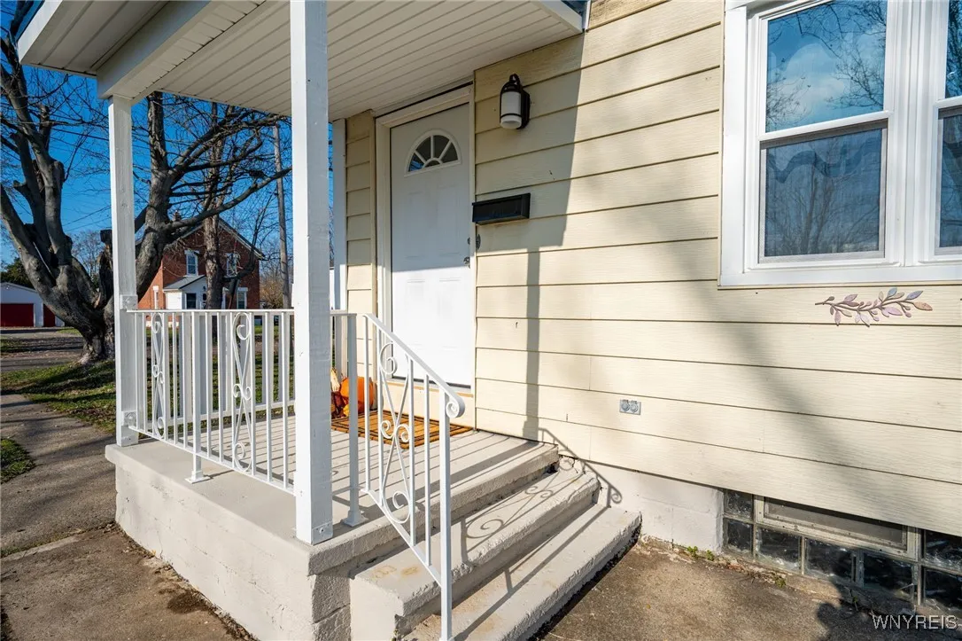 49 Lorain Street, Evans, New York 14006, Evans, New York 14006, 2 Bedrooms Bedrooms, 6 Rooms Rooms,1 BathroomBathrooms,Residential,For Sale,49 Lorain Street, Evans, New York 14006,0,B1652139