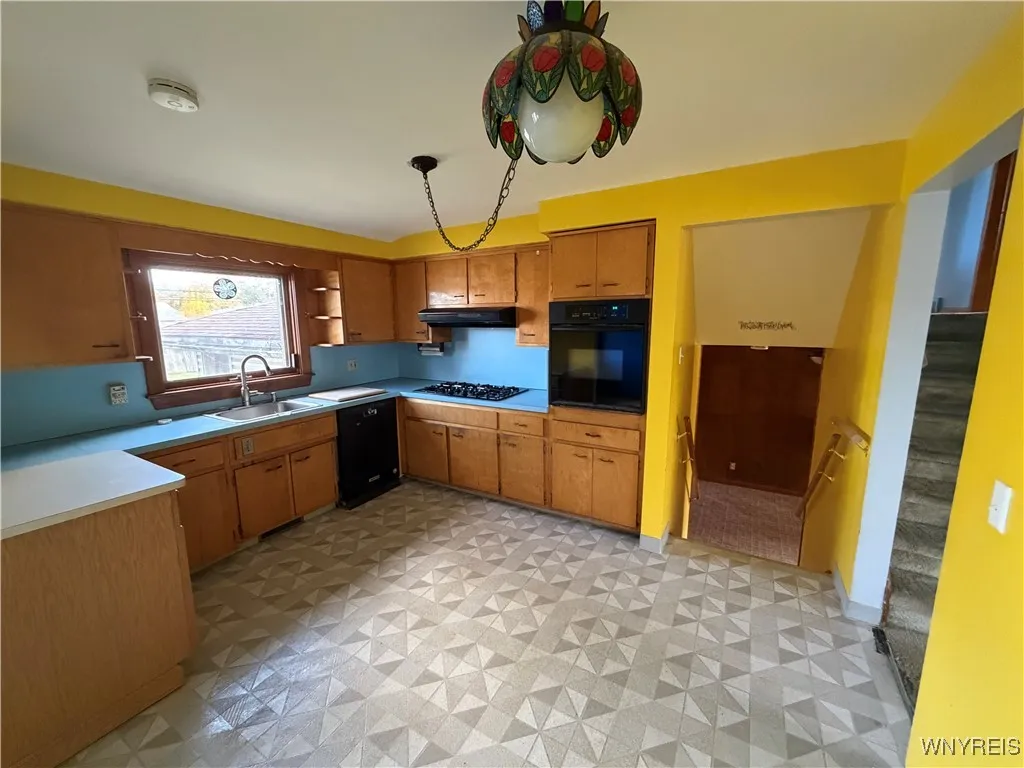 107 Maplegrove Avenue, Tonawanda, New York 14150, Tonawanda, New York 14150, 3 Bedrooms Bedrooms, 8 Rooms Rooms,1 BathroomBathrooms,Residential,For Sale,107 Maplegrove Avenue, Tonawanda, New York 14150,0,B1651781