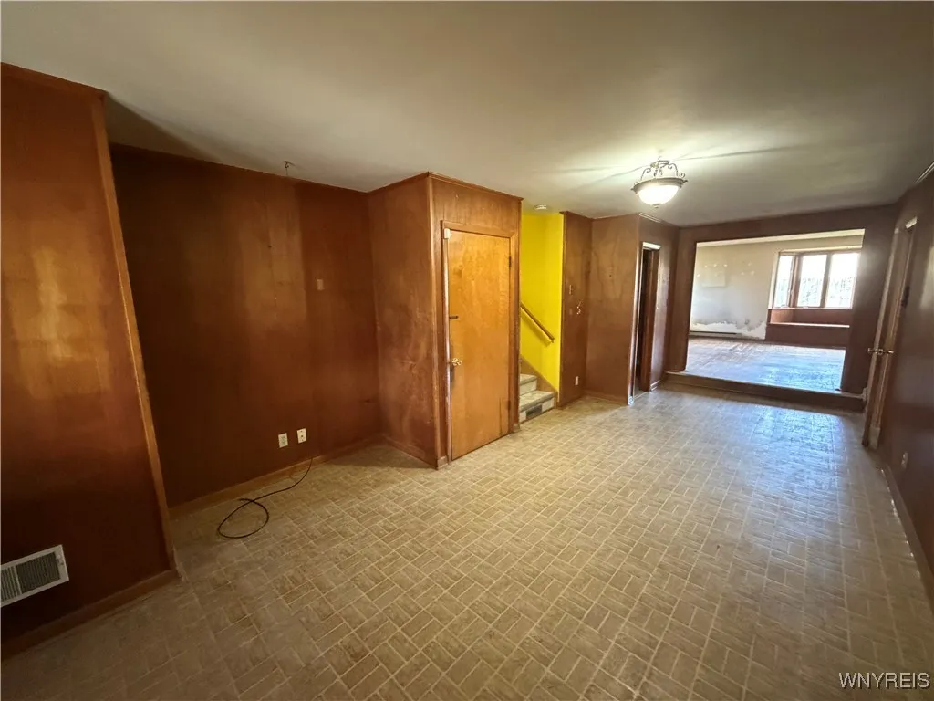 107 Maplegrove Avenue, Tonawanda, New York 14150, Tonawanda, New York 14150, 3 Bedrooms Bedrooms, 8 Rooms Rooms,1 BathroomBathrooms,Residential,For Sale,107 Maplegrove Avenue, Tonawanda, New York 14150,0,B1651781