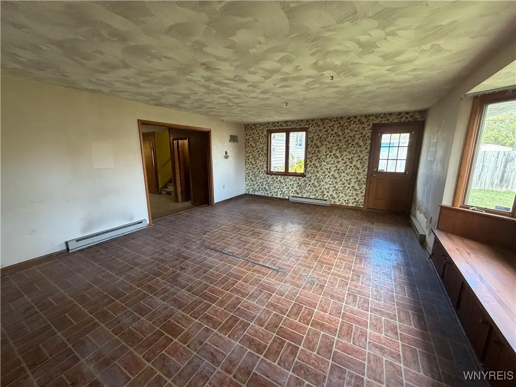 107 Maplegrove Avenue, Tonawanda, New York 14150, Tonawanda, New York 14150, 3 Bedrooms Bedrooms, 8 Rooms Rooms,1 BathroomBathrooms,Residential,For Sale,107 Maplegrove Avenue, Tonawanda, New York 14150,0,B1651781