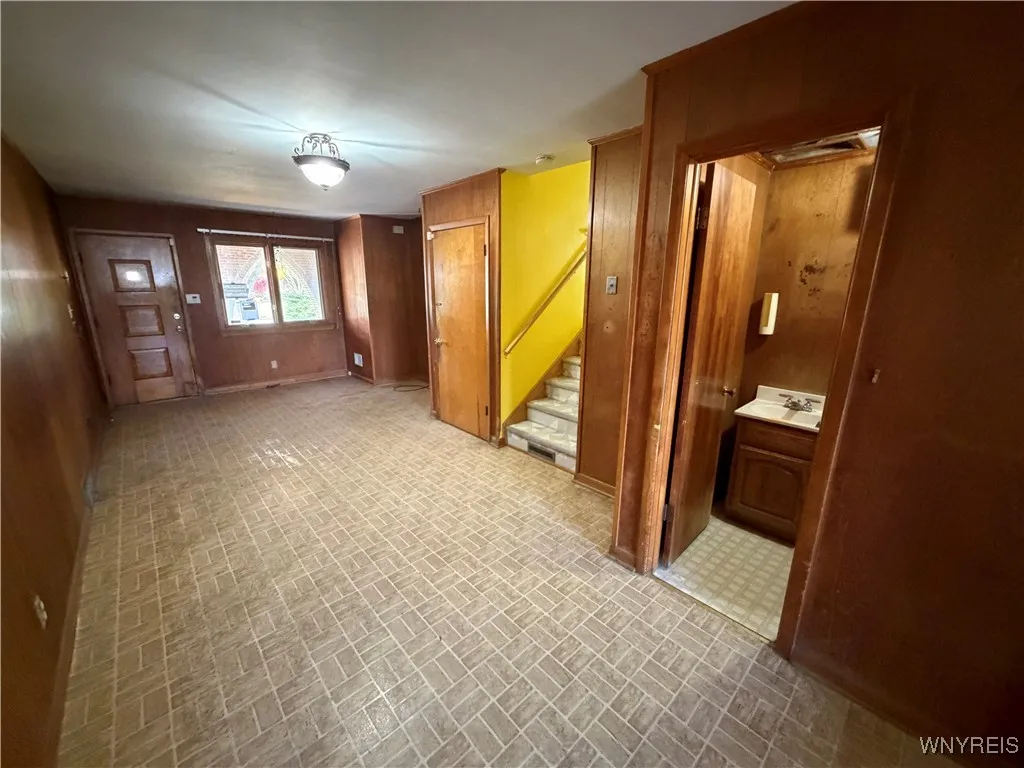 107 Maplegrove Avenue, Tonawanda, New York 14150, Tonawanda, New York 14150, 3 Bedrooms Bedrooms, 8 Rooms Rooms,1 BathroomBathrooms,Residential,For Sale,107 Maplegrove Avenue, Tonawanda, New York 14150,0,B1651781