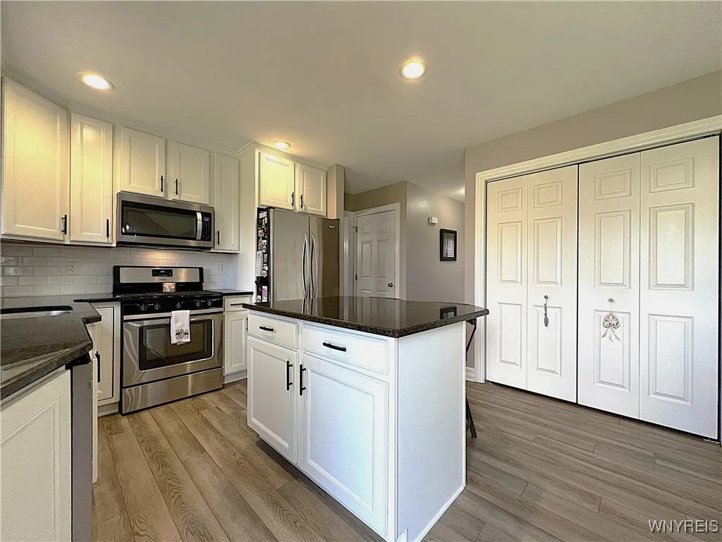 286 Haussauer Road, Amherst, New York 14068, Amherst, New York 14068, 4 Bedrooms Bedrooms, 9 Rooms Rooms,2 BathroomsBathrooms,Residential,Closed,286 Haussauer Road, Amherst, New York 14068,0,B1652251